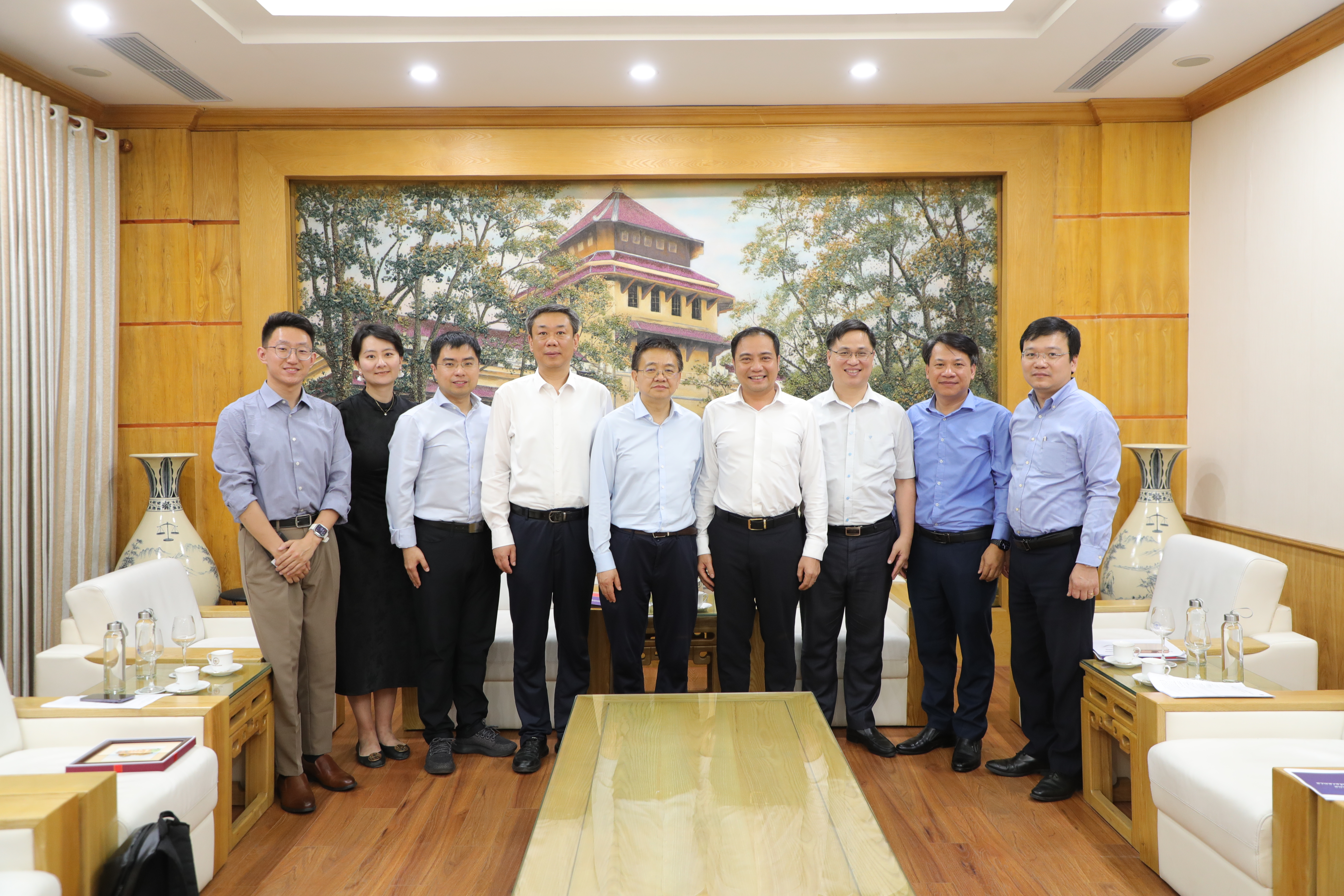 20260525-校领导率团访问越南、柬埔寨-教务处-访问河内国家大学.JPG